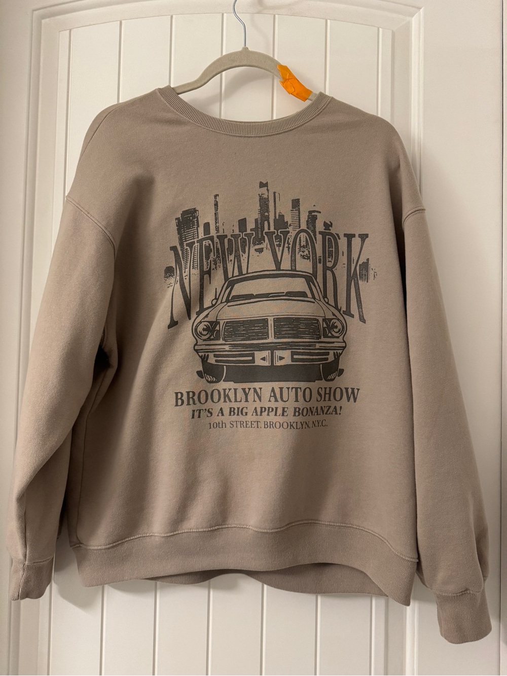 Hollister Men's New York Graphic Crewneck Sweater - Taupe - Medium